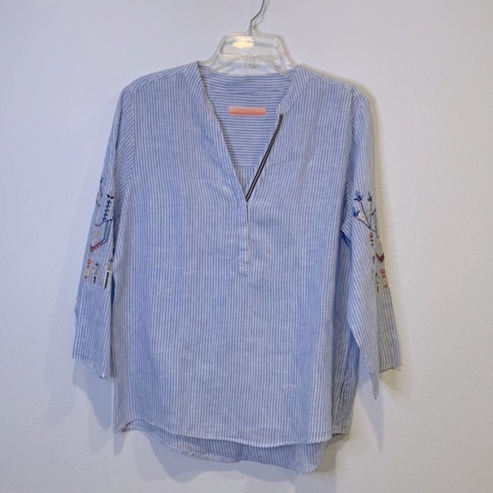 VILAGALLO linen top modified V neck button front closure embroidered women’s 44